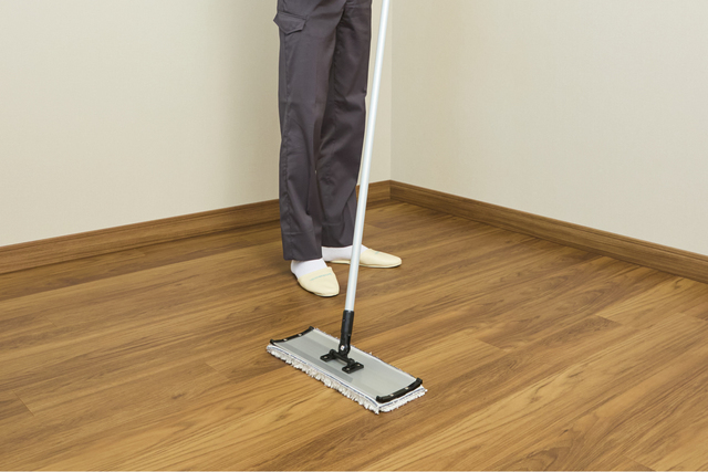 フロアクリーニング